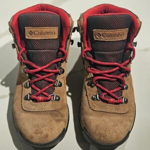 Columbia Women's Newton Ridge Plus Waterproof Amped Hiking Boots